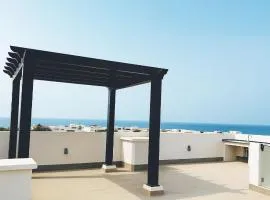 Ocean crescent