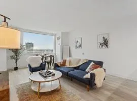 Stylish CozySuites Condo at Showboat #6