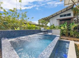 Tropic Pavilion - Breezy Designer Retreat near Beach, khách sạn ở Parap