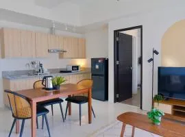 Cozy 2BR with a SunKissed Balcony