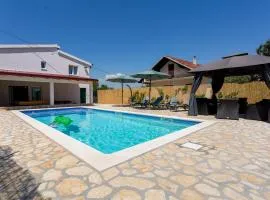 Gorgeous Home In Lovrec