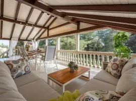 3 Bedroom Beach Front Home In Zdrelac