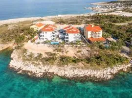 1 Bedroom Beach Front Apartment In Silo