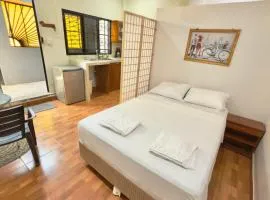 Studio apartment with door to the street and air conditioning