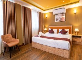 Raj Residencies, hotel com estacionamento em Kandy