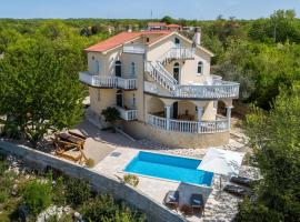 Holiday Home Barusici With Sea View 09, Hotel in Brusići