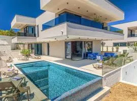Nice Home In Marina With Kitchen