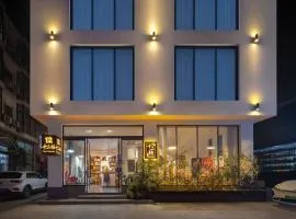 Zhangjiajie Twelve Warm Inn-Tianmen Mountain Ropeway Station