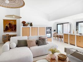 NEW villa - luxury, views, hot tub, pool, 8 plus sofabed, hotell sihtkohas Cómpeta