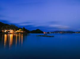 純和風旅亭 碧翠御苑, хотел в Киотанго