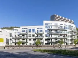 83m2-3 sleeping rooms-2 balconies-direct traffic to airport and tourist places