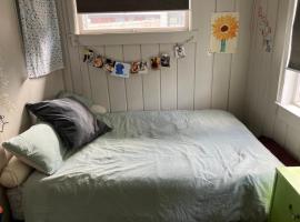 Cute little hide out, hotel di Taupo