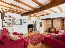 Pass the Keys Traditional 3 Bed Cottage in Historic Village