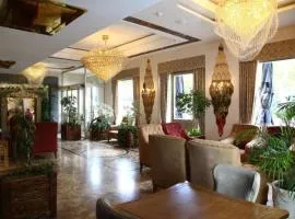 ALH HOTEl