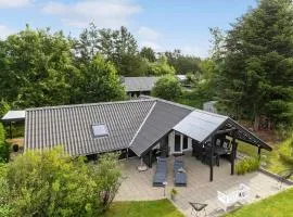Beautiful Home In Fårvang With Wifi