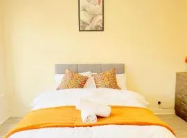 Entire 3 Bedroom House, Salford 60