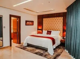 De Fairmount Plaza Near Delhi Airport