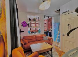 Maria's Dream House On Vera, &uuml;d&uuml;lőh&aacute;z Tbilisziben