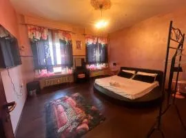 Apartment with Jacuzzi in Parma