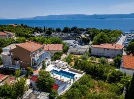 Apartment with heated pool, jacuzzi, near nice beach