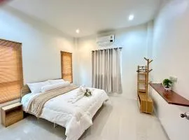 บ้านมินิมอล 2 ห้องนอน 2 ห้องน้ำ ใจกลางเมืองบ้านฉาง