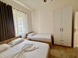 Seaside Family Apartament 2, hotel em Shëngjin