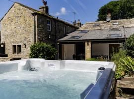 Bridge House Hot Tub Retreat - Kettlewell, hotelli kohteessa Kettlewell