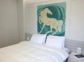 Luxury Suites with Jacuzzi - Blloku Tirana Prime Location