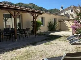 Maison au calme avec terrasse
