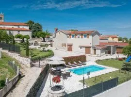 Four-Bedroom Apartment In Nova Vas