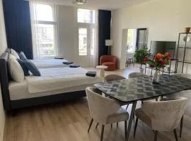 Cozy and best location! 6 person