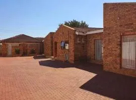 Lover's Way Guest House In-Mafikeng