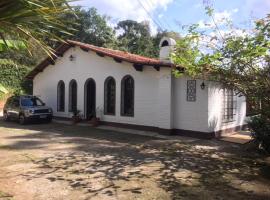 Casa de Campo & Home Office - Itapecerica da Serra , perto do Embu das Artes, hotel in Itapecerica da Serra