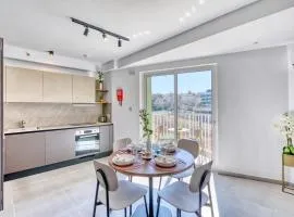 Stylish Apartment Heart of St Julians Sleeps 5