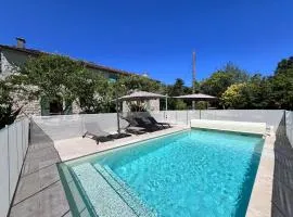 Superbe maison en pierre avec piscine