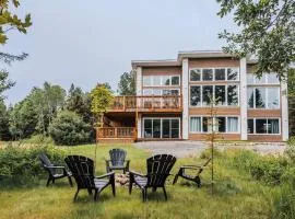 Huge Waterfront Modern Cottage on the Rouge River
