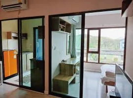 Deluxe Room at Tree Boutique Condo by Suwan Style Agency