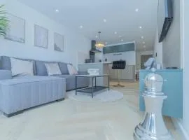 Unit 3 Modern & Comfortable 1-BR Flat, Free Wi-Fi, Prime Location, WIFI