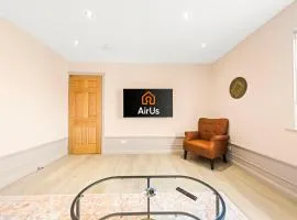 Bright & Modern 3-Bed House Next To Glasgow Airport