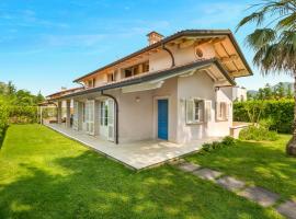 GOLDEN LUXE - Villa Golden next Twiga Beach Club، فندق في مارينا دي بيتراسانتا