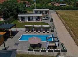 LaLuna Houses, hotel v destinaci Lipova