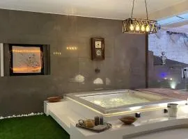 Vip garden jacuzzi seaview in the hearth of downtown