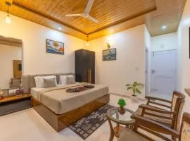 City Central Hotel l AC Rooms & Mall Road Kasauli