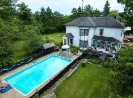 Rideau lakes country home