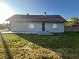 FERIENHAUS Kuća za odmor DJEDIN ORAJ