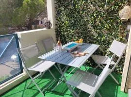 Charmant T1 climatisé avec Terrasse & Accès Piscine