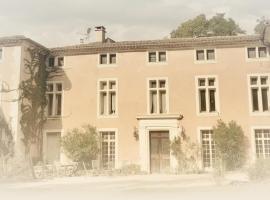 Chateau d Artigues en Provence, hotel v destinaci Artigues
