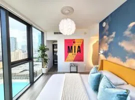 Electric Luxury Downtown Bayfront Brickell