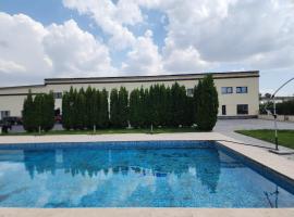 Politaly Hotel, hotel v destinaci Mayakovski