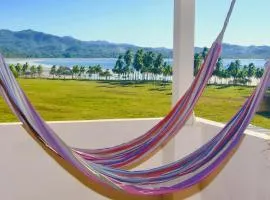 Dahlia Penthouse Beach Getaway, Stunning Views!